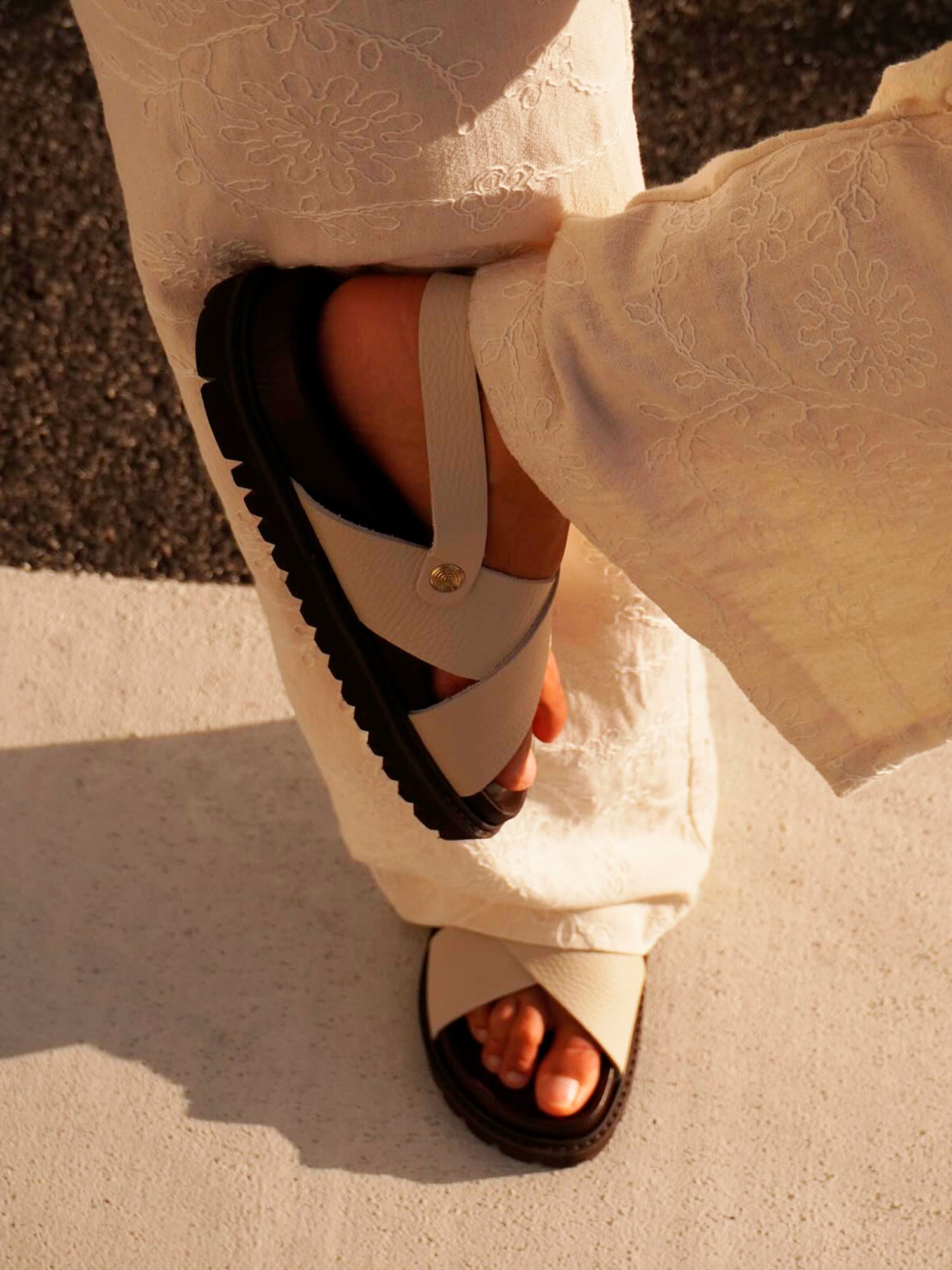 MELEN EMBOSSED LEATHER CHALK