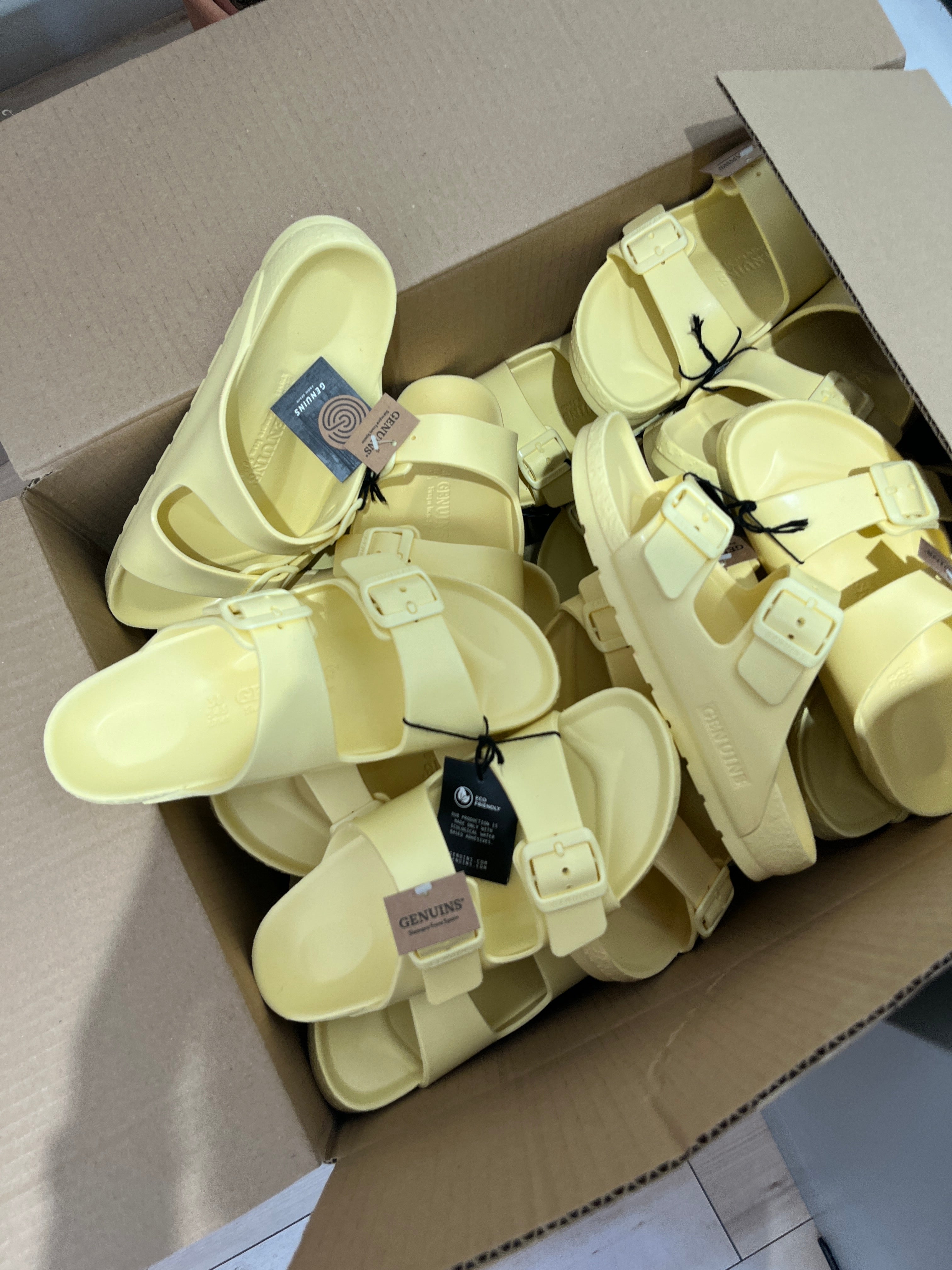 WATER OUTLET SAMPLES H2O YELLOW