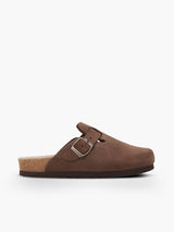 Zueco Genuins Riva velour brown de piel serraje marron con hebilla ajustable y planta anatomica. El zueco perfecto para caminar.